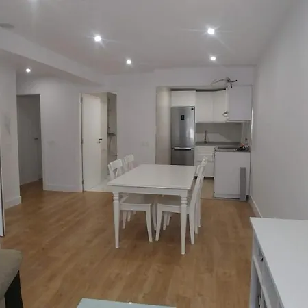 Moderno En Zona Antigua Appartement